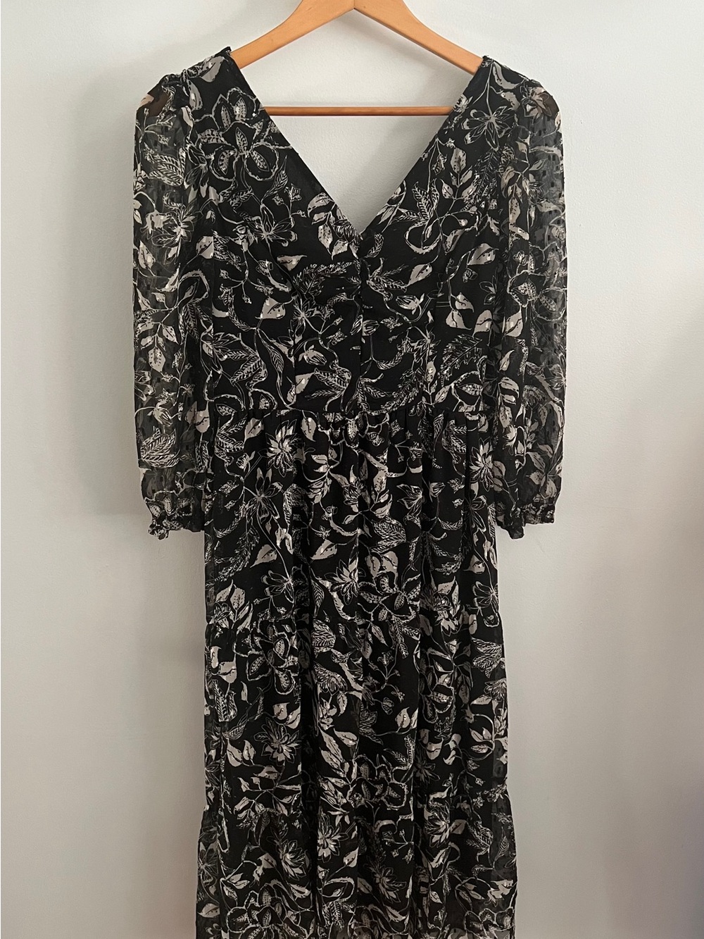 Sincerely Jules Black and White Floral V-Neck Midi Dress